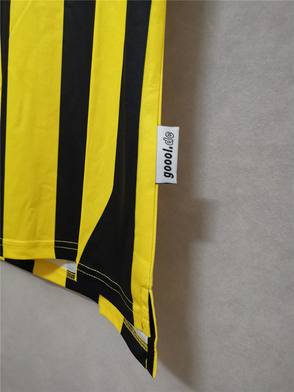 Borussia Dortmund 00-01 Home Retro Shirt label