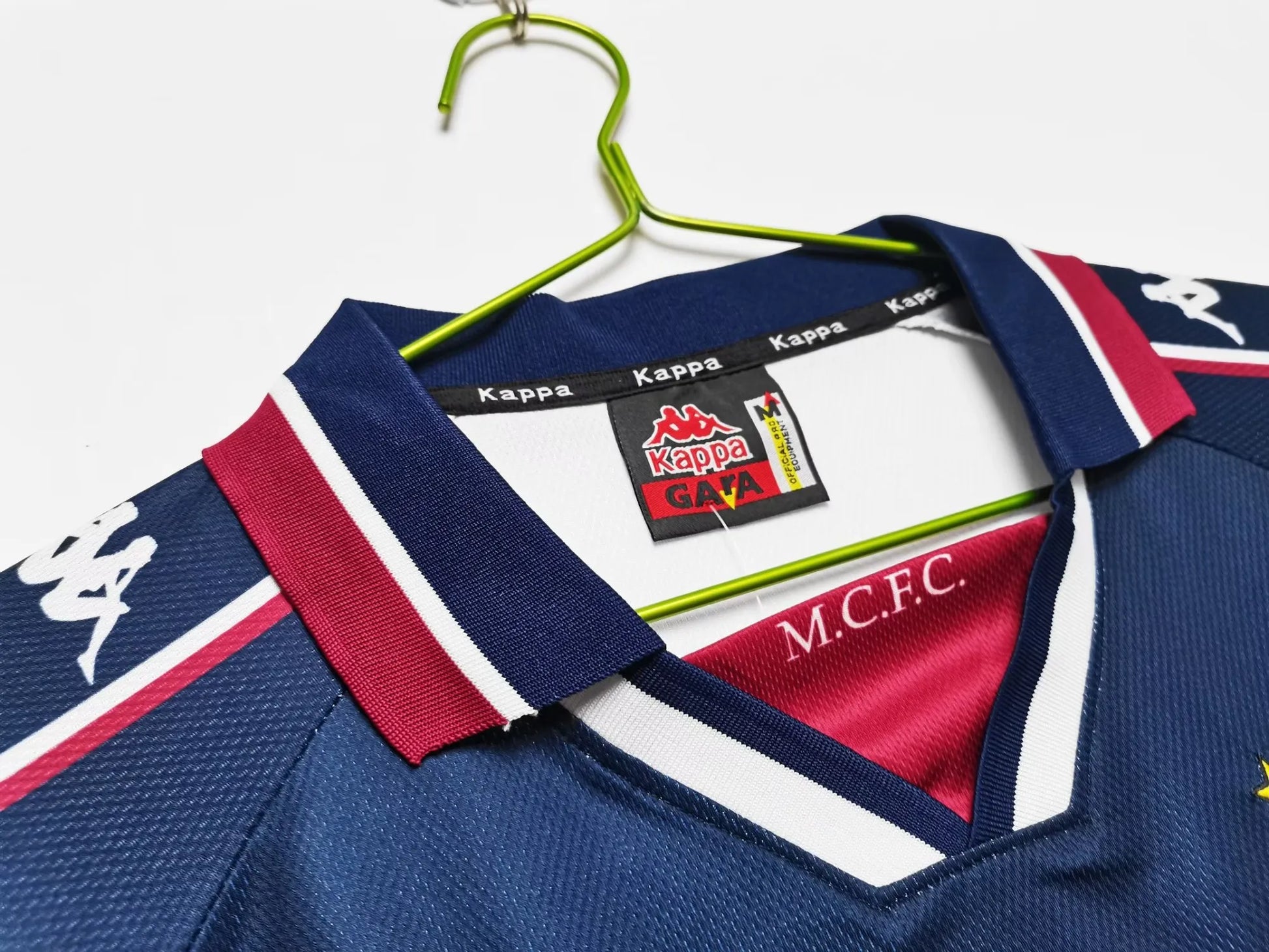 Manchester City 97-98 Away Shirt collar front