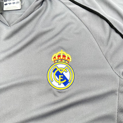 Real Madrid 05-06 3rd Retro Shirt badge