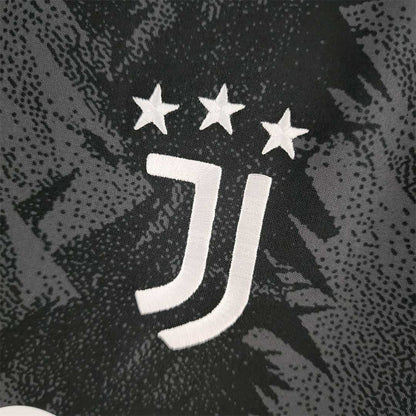 Juventus 22-23 Away Shirt crest