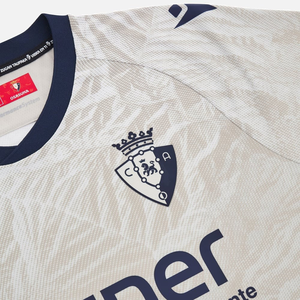 Osasuna 24-25 Away Shirt crest