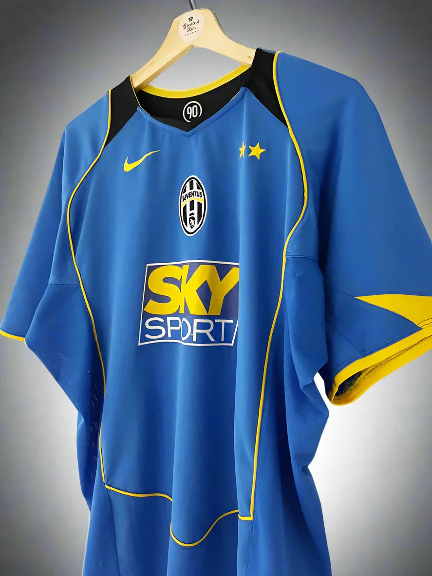 Juventus 04-05 Away Retro Shirt