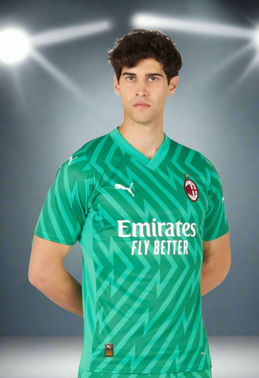 AC Milan 23-24 Goalkeeper Shirt model