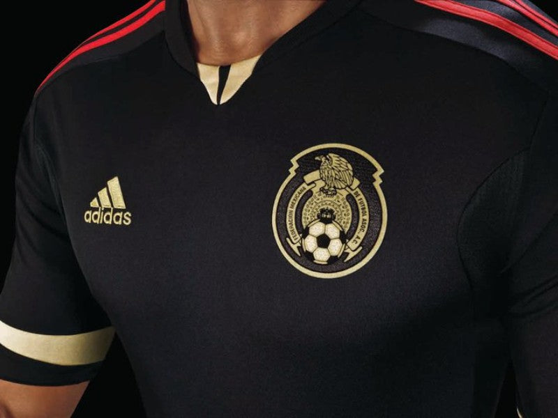 Mexico 11-12 Away Retro Shirt crest