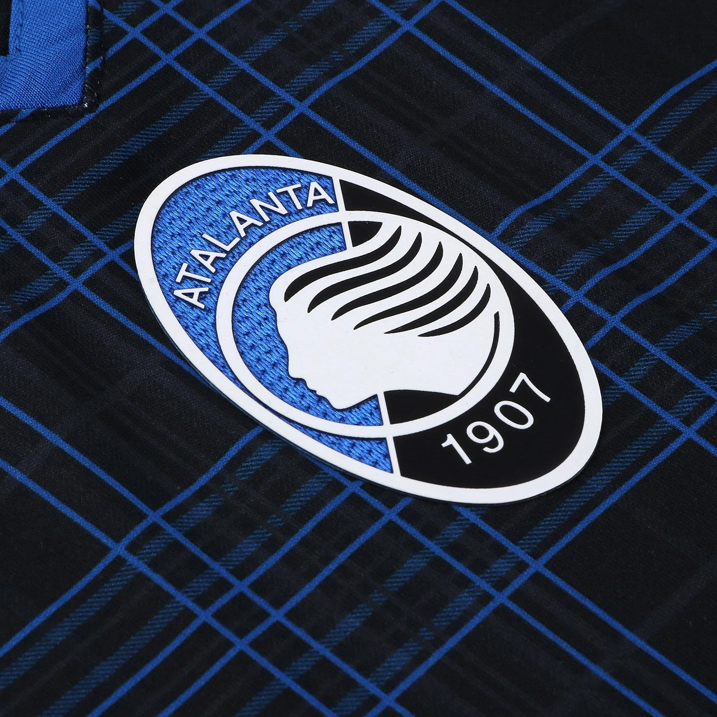 Atalanta 23-24 Christmas Shirt crest