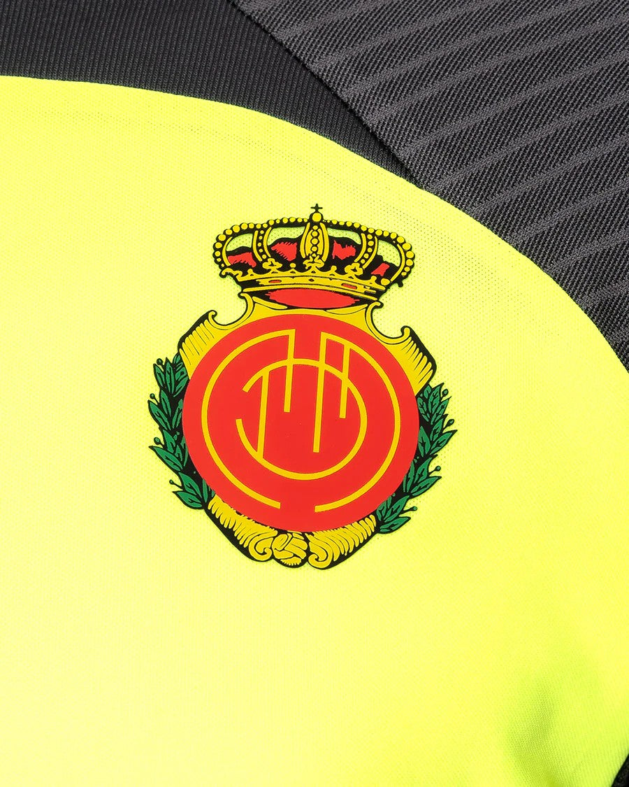 RCD Mallorca 24-25 Away Shirt crest