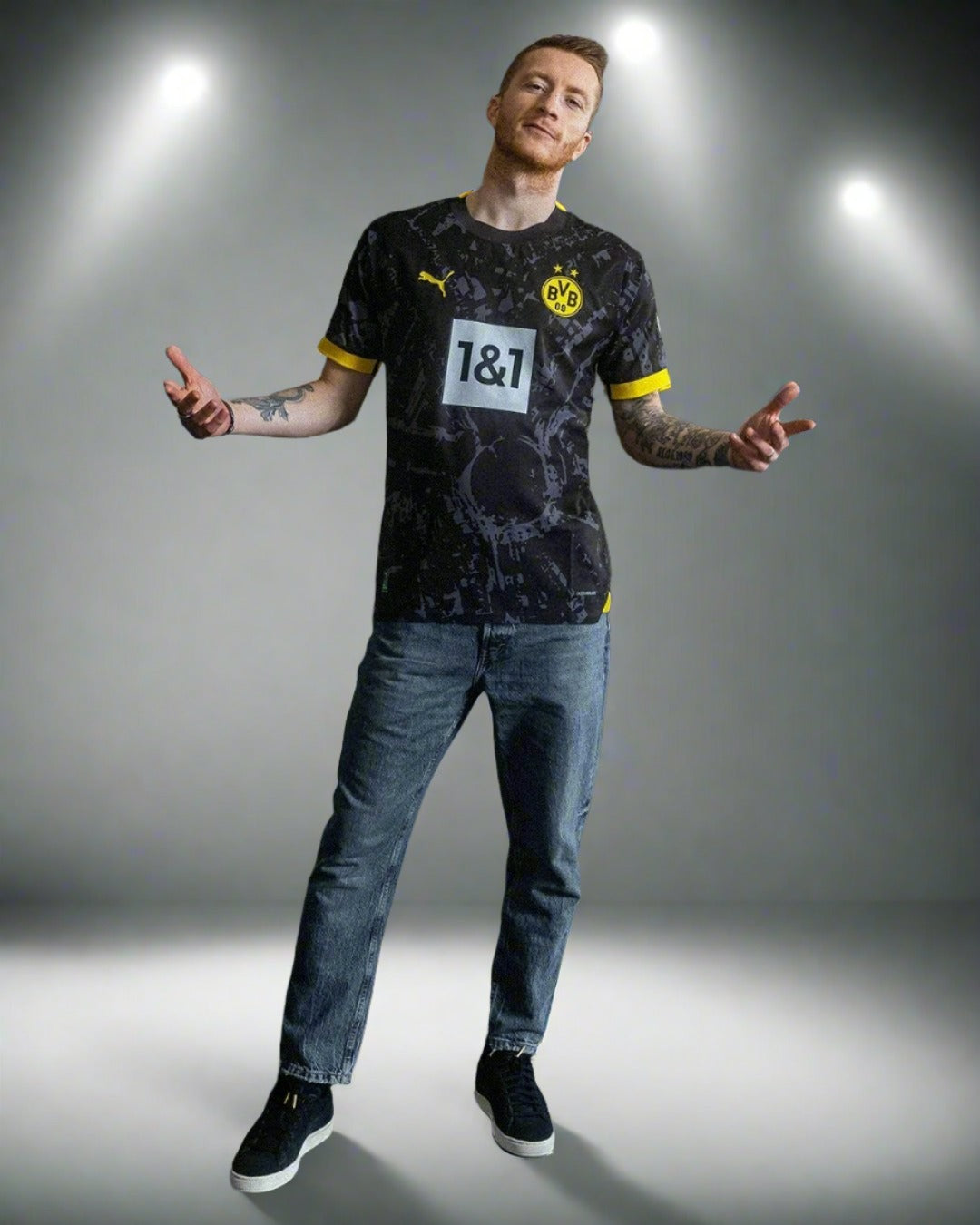 Borussia Dortmund 23-34 Away Shirt model