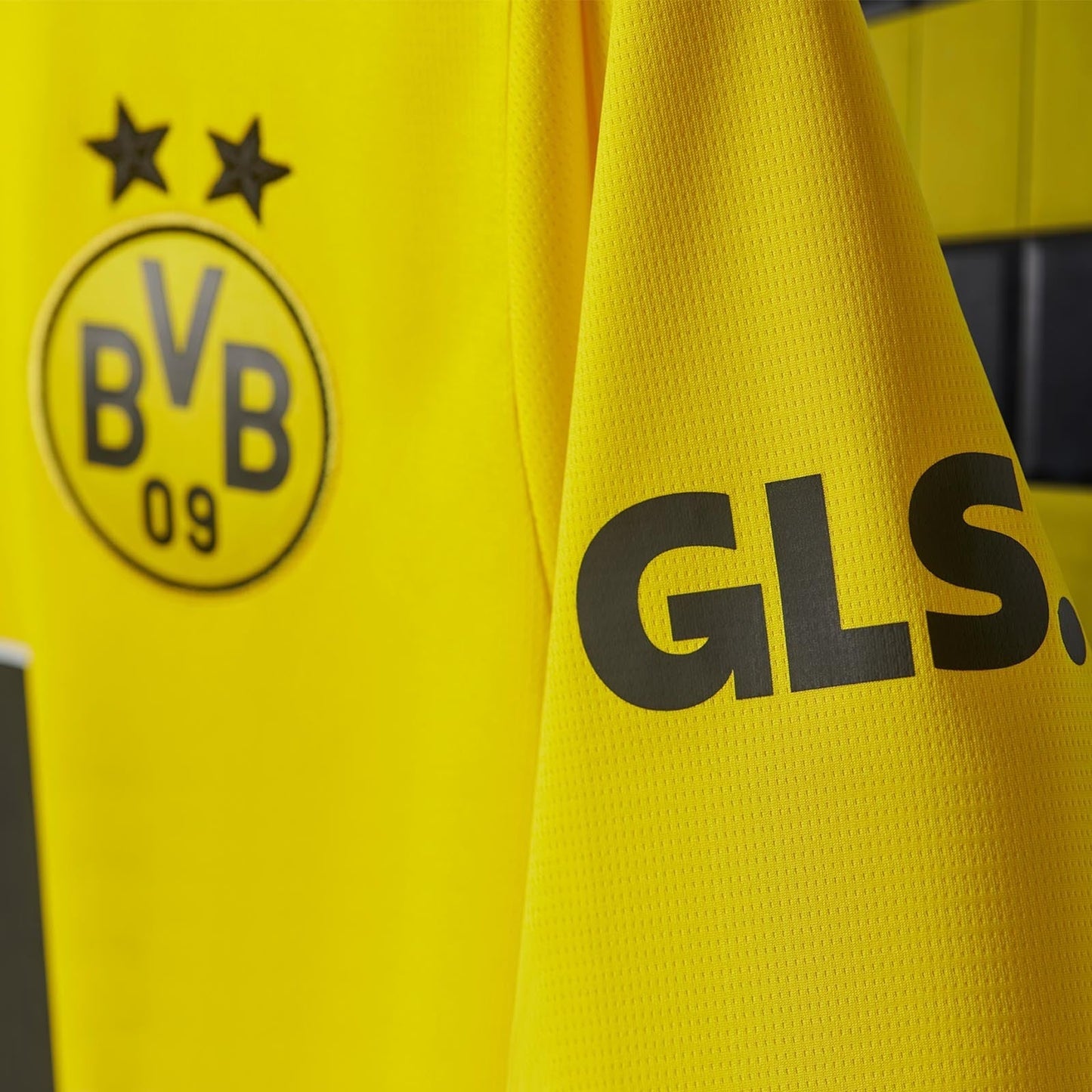 Borussia Dortmund 23-34 Home Shirt sleeve